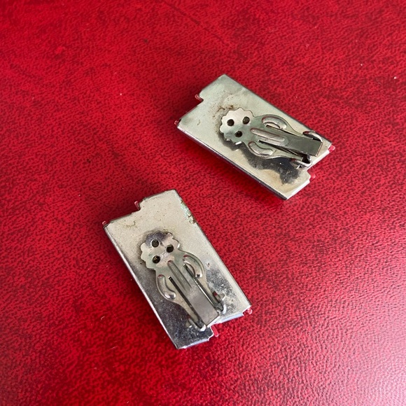 Vintage Red & Silver ART DECO Clip on Earrings AWESOME LQQK Swanky Retro 70s - Picture 2 of 5